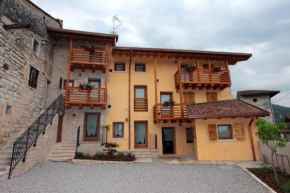 Гостиница Albergo Diffuso Polcenigo Casa Blas  Polcenigo